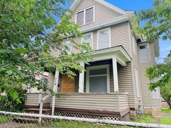 719 Sherburne Avenue , Saint Paul, MN 55104