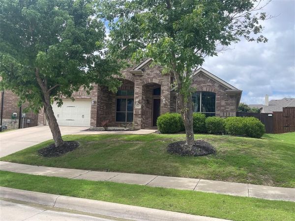421 Brighton Street , Roanoke, TX 76262
