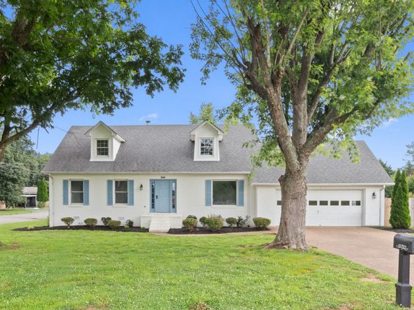 500 8th St , Lawrenceburg, TN 38464