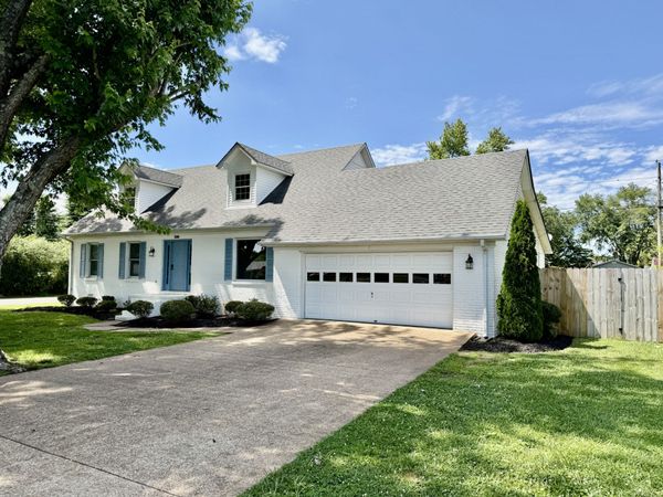 500 8th St , Lawrenceburg, TN 38464