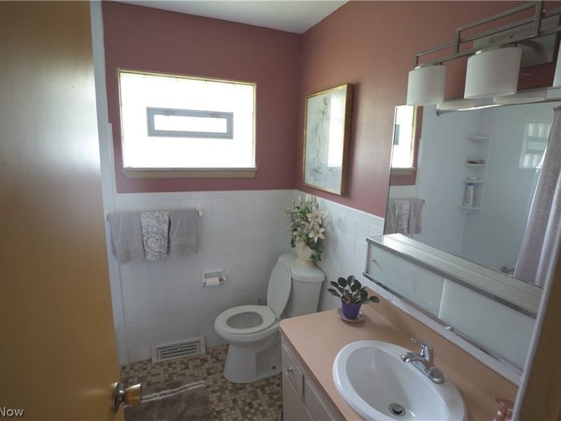 731 Edgewood Road , Richmond Heights, OH 44143 Photo 16