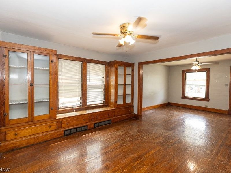 2700 Montclair Avenue , Cleveland, OH 44109 Photo 11