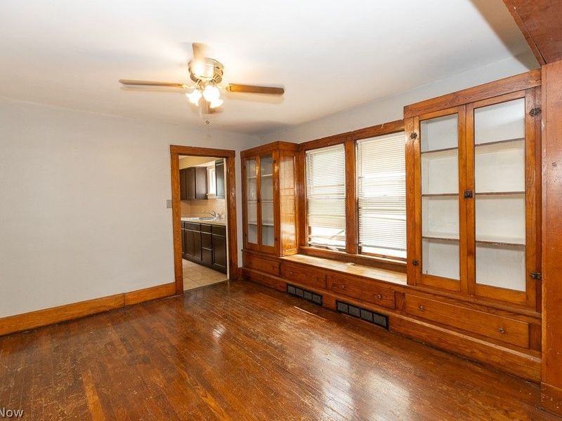 2700 Montclair Avenue , Cleveland, OH 44109 Photo 12