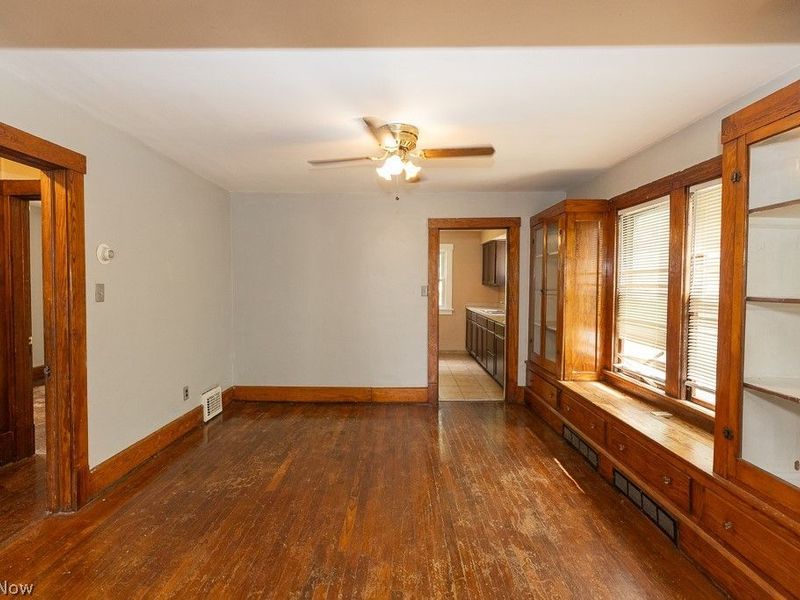 2700 Montclair Avenue , Cleveland, OH 44109 Photo 13