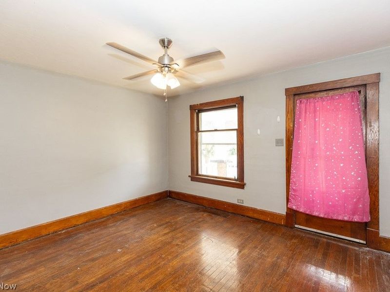 2700 Montclair Avenue , Cleveland, OH 44109 Photo 15