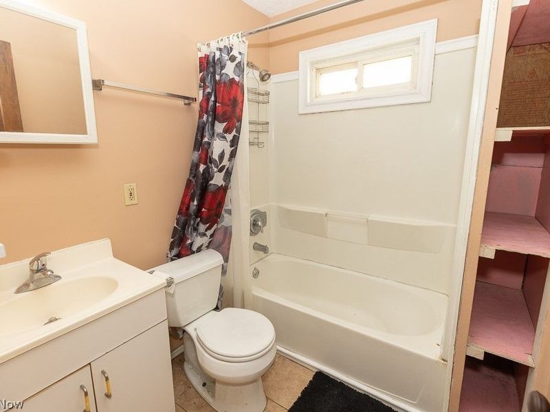 2700 Montclair Avenue , Cleveland, OH 44109 Photo 22