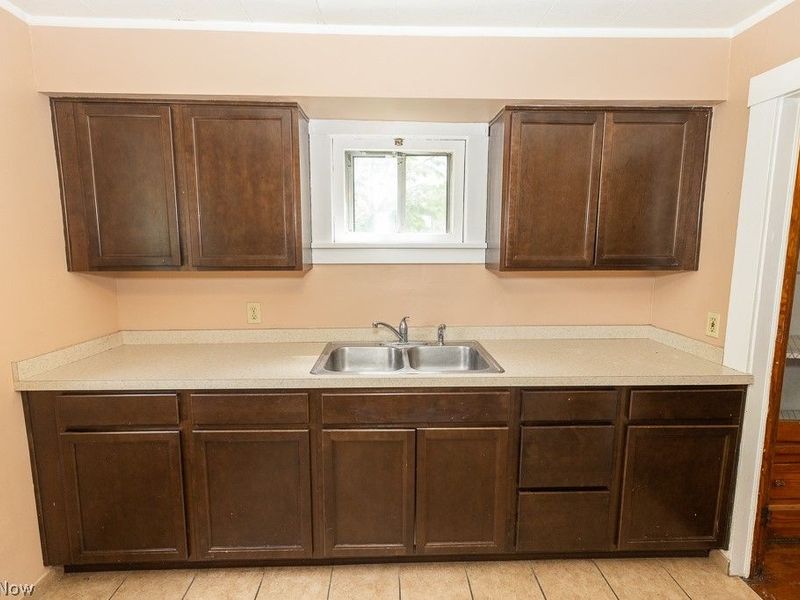 2700 Montclair Avenue , Cleveland, OH 44109 Photo 8