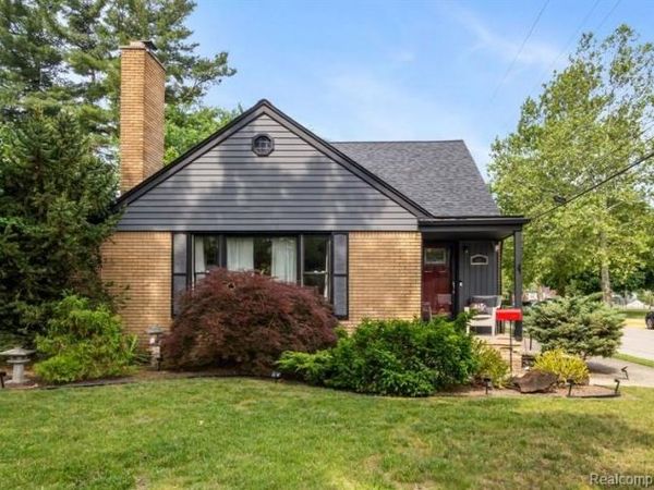 461 N Silvery Lane , Dearborn, MI 48128