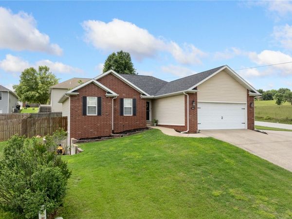 1924 Wellington, Harrison, AR 72601