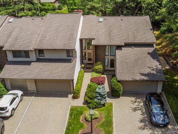 2 Maple Run Drive, Jericho, NY 11753