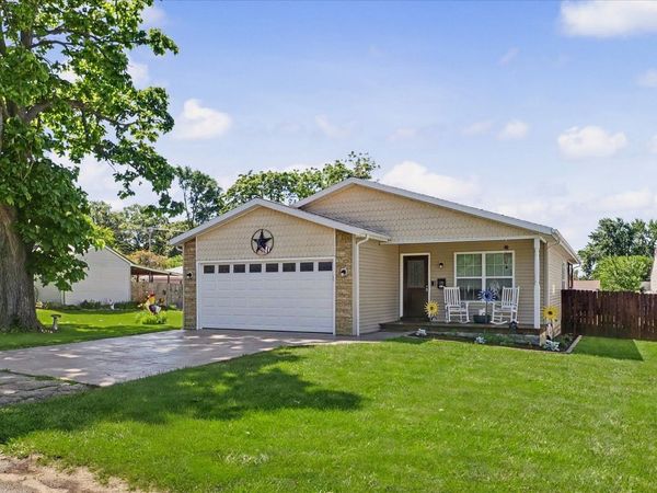 320 E Bogardus Street , Paxton, IL 60957