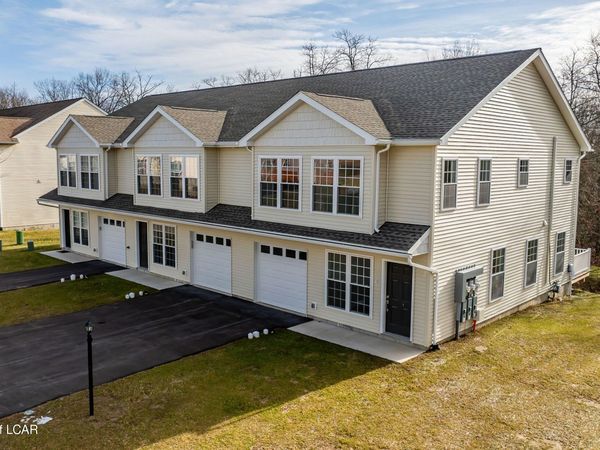 10 Nicole Lane, Hazleton, PA 18202