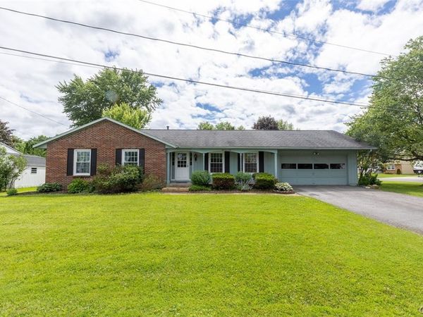 5350 Vineyard Drive, Clay, NY 13041
