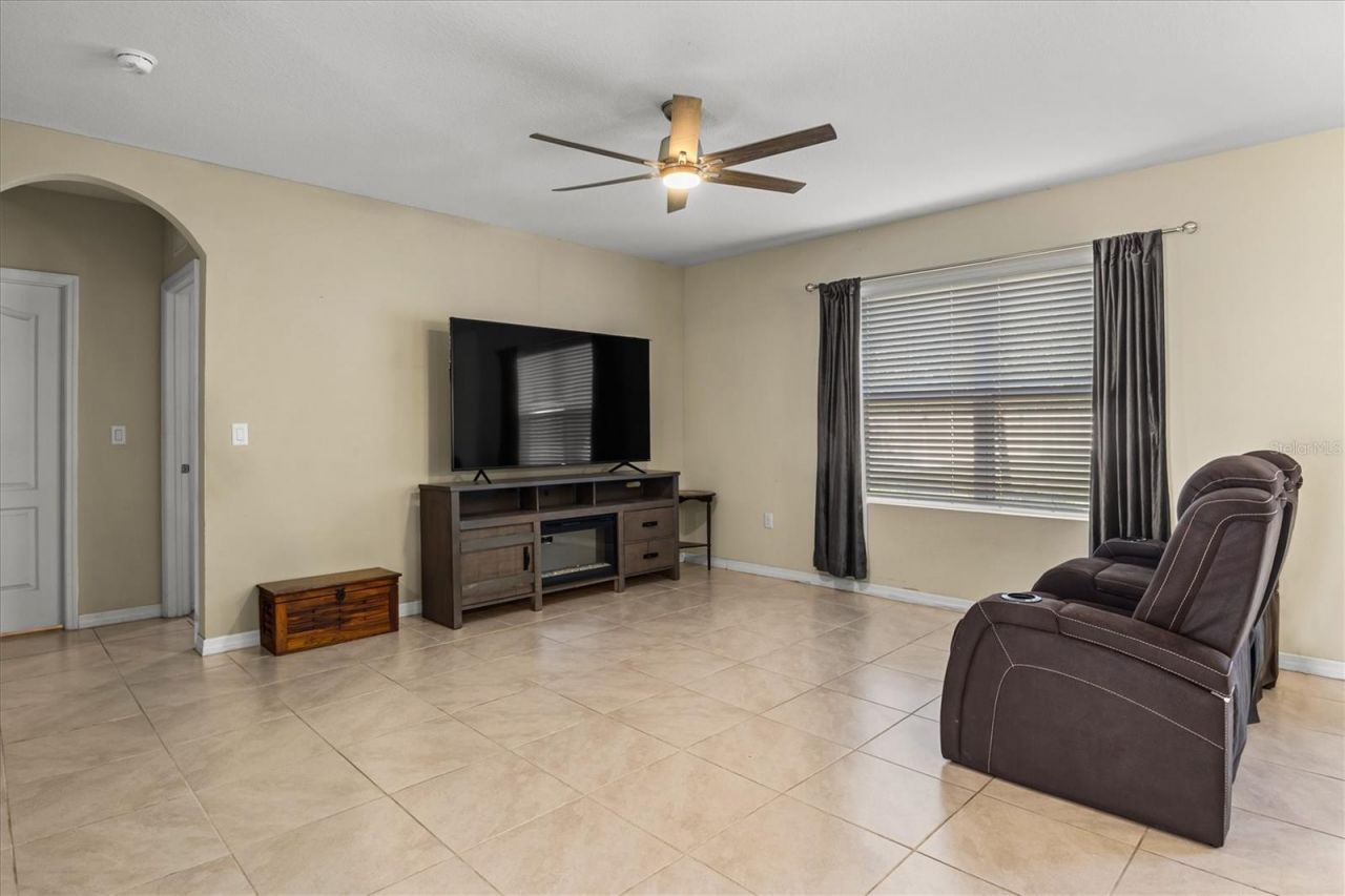 323 Harbour Way , Mulberry, FL 33860 Photo