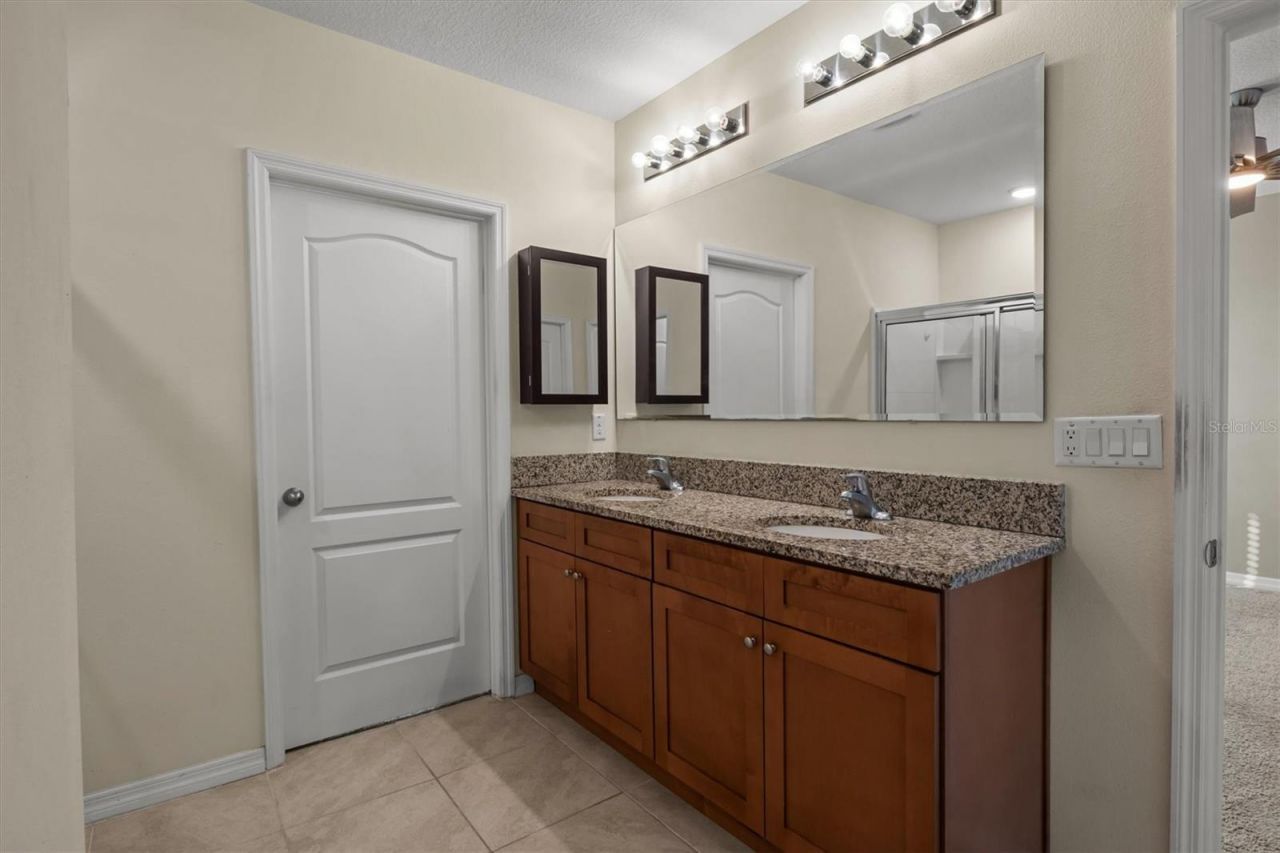 323 Harbour Way , Mulberry, FL 33860 Photo