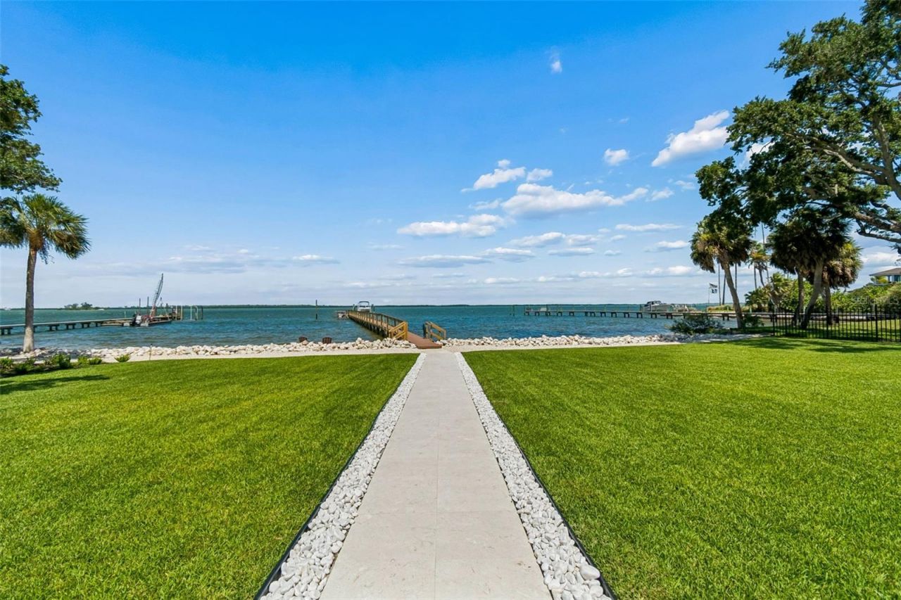 1516 Bayshore Boulevard, Dunedin, FL 34698 Photo
