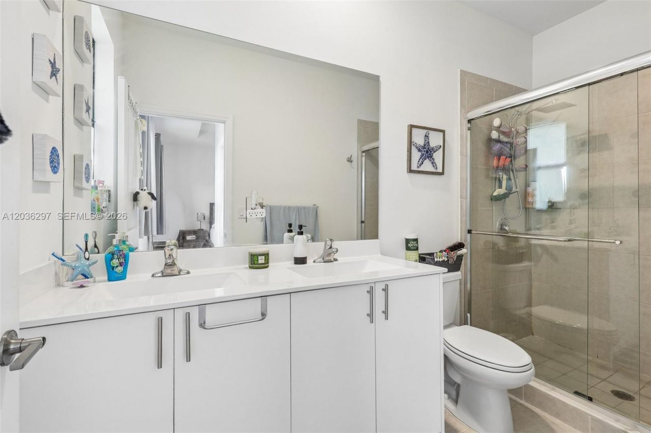 592 NW 203rd Ter, Miami Gardens, FL 33169 Photo