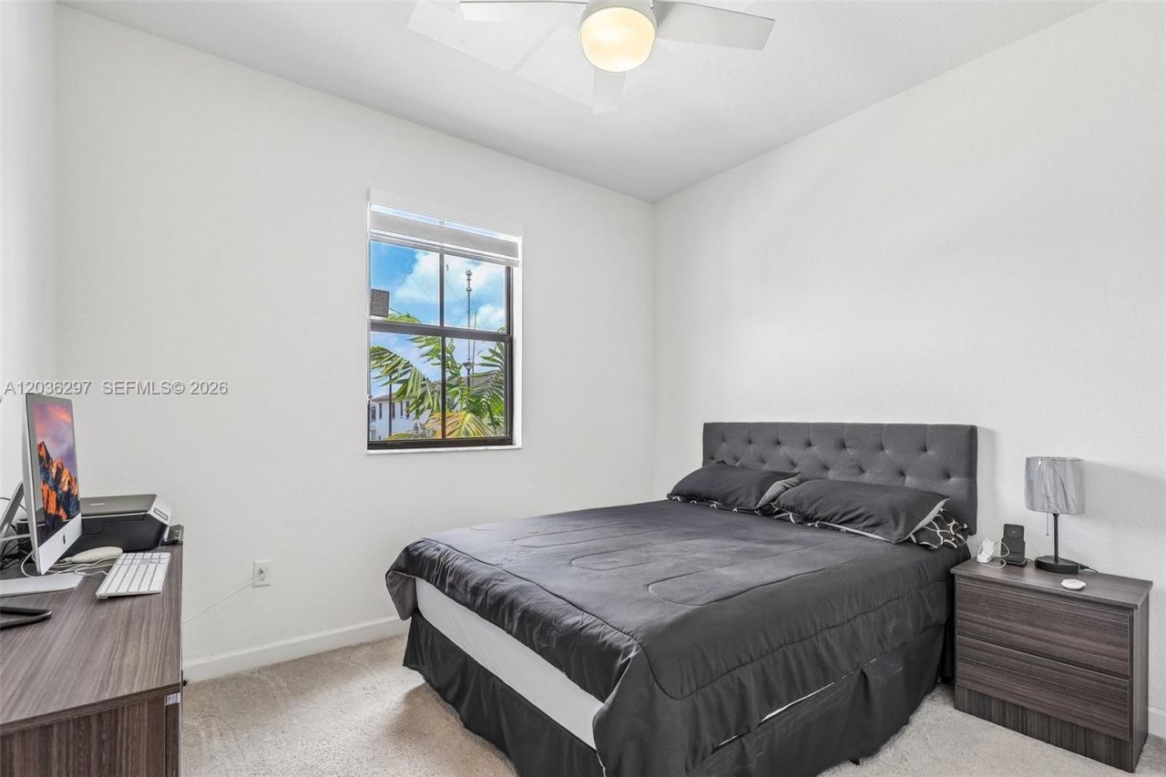 592 NW 203rd Ter, Miami Gardens, FL 33169 Photo
