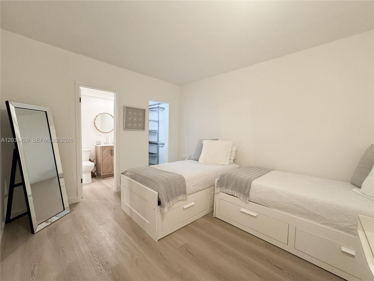 101 Crandon Blvd , Unit 170, Key Biscayne, FL 33149 Photo