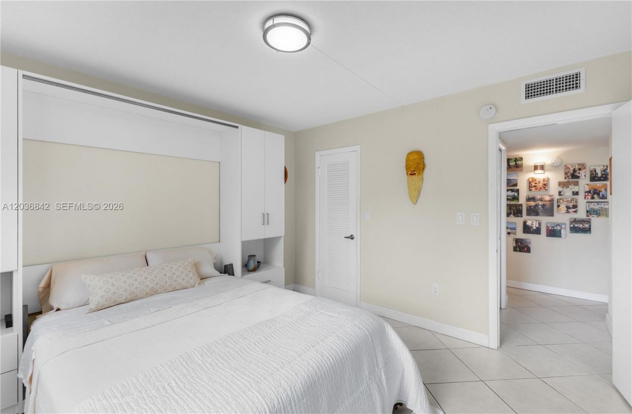 2903 Point East Dr, Unit K301, Aventura, FL 33160 Photo