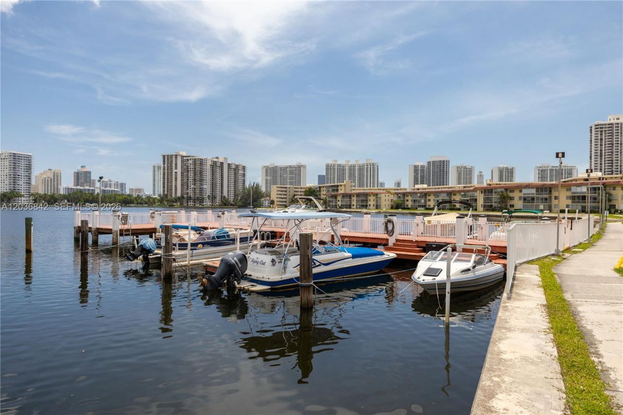 2903 Point East Dr, Unit K301, Aventura, FL 33160 Photo