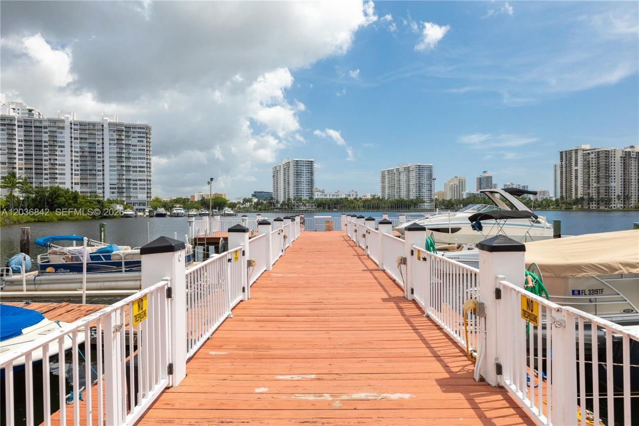 2903 Point East Dr, Unit K301, Aventura, FL 33160 Photo