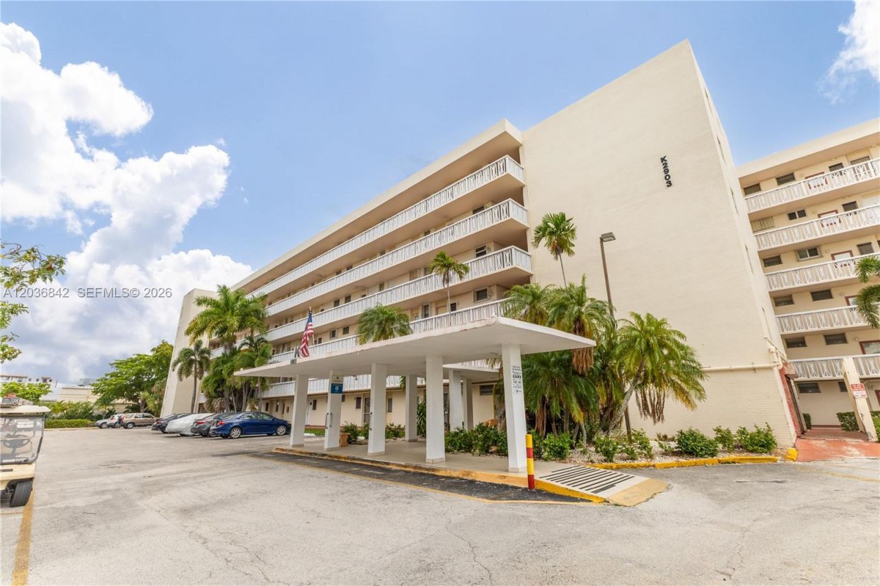 2903 Point East Dr, Unit K301, Aventura, FL 33160 Photo