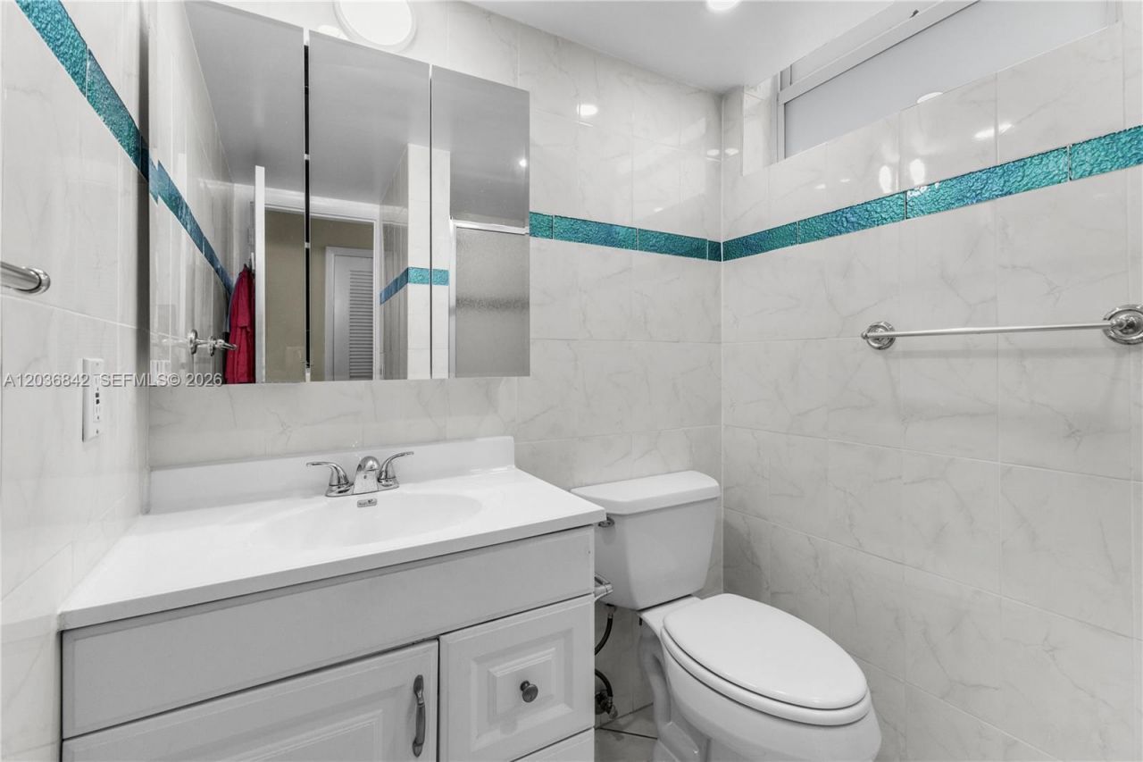 2903 Point East Dr, Unit K301, Aventura, FL 33160 Photo