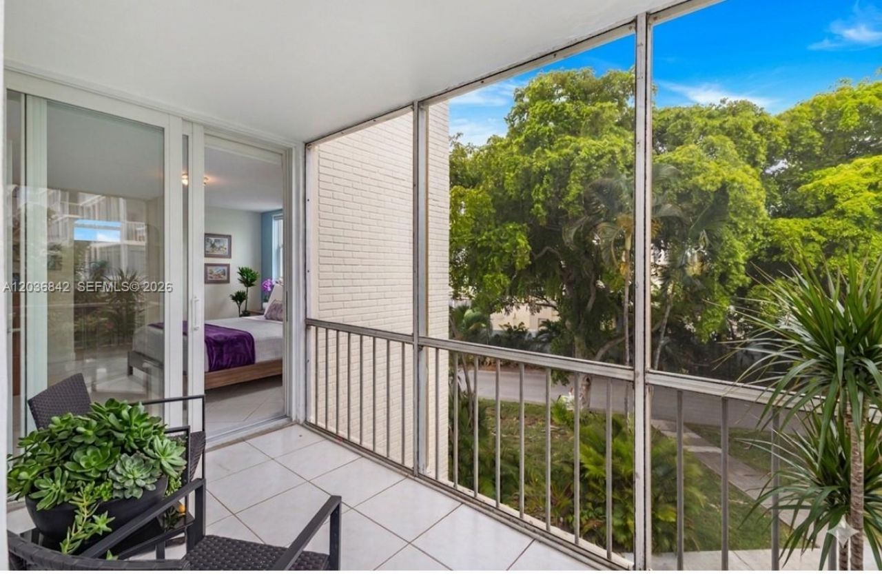 2903 Point East Dr, Unit K301, Aventura, FL 33160 Photo
