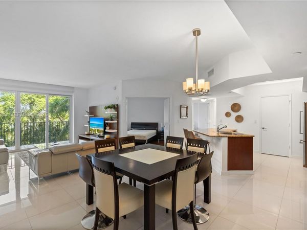 20000 E Country Club Dr , Unit 306, Aventura, FL 33180