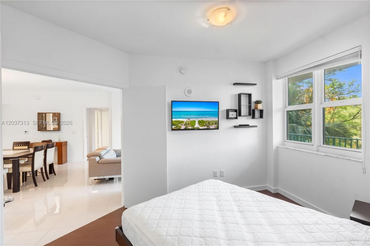20000 E Country Club Dr , Unit 306, Aventura, FL 33180 Photo