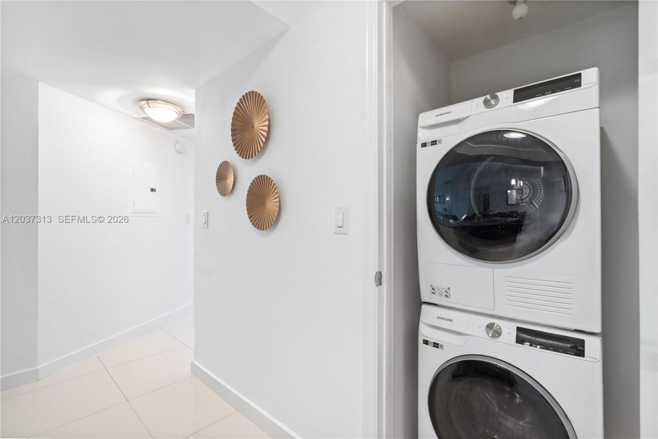 20000 E Country Club Dr , Unit 306, Aventura, FL 33180 Photo