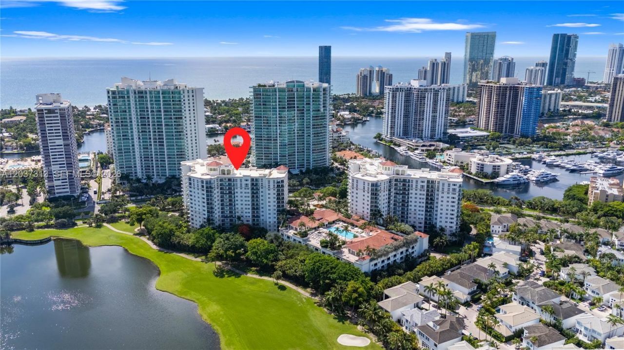 20000 E Country Club Dr , Unit 306, Aventura, FL 33180 Photo