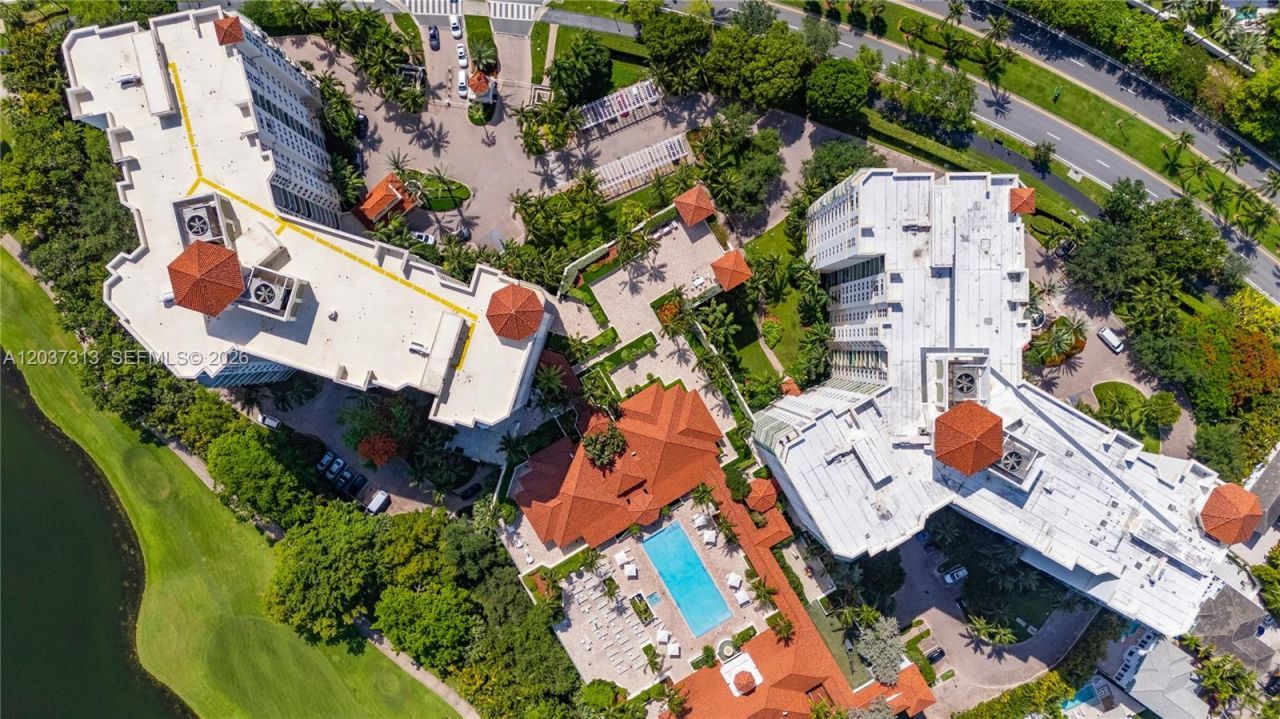 20000 E Country Club Dr , Unit 306, Aventura, FL 33180 Photo