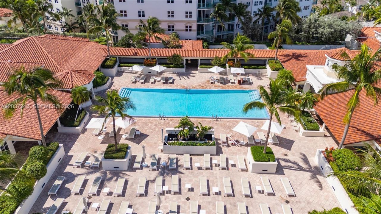20000 E Country Club Dr , Unit 306, Aventura, FL 33180 Photo