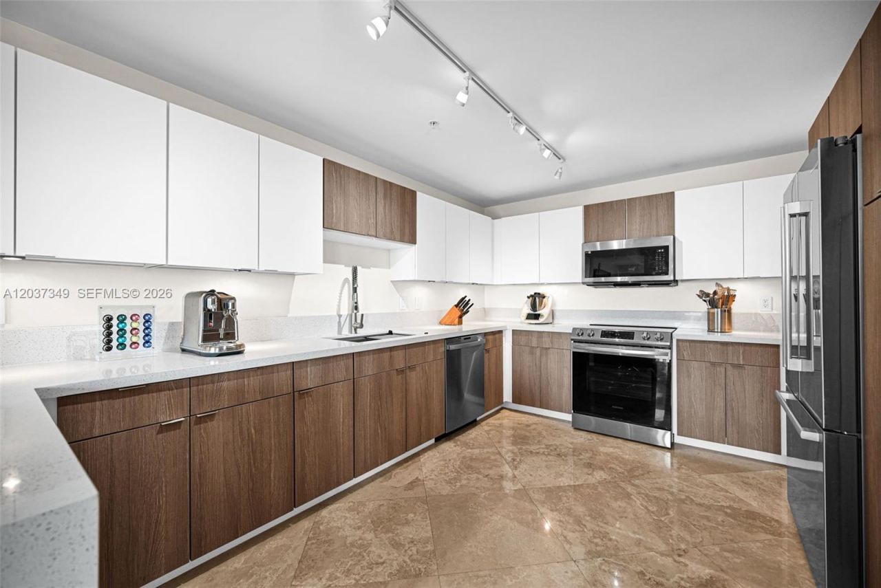 8390 SW 72nd Ave , Unit 905, Miami, FL 33143 Photo