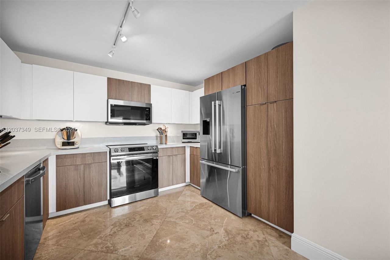 8390 SW 72nd Ave , Unit 905, Miami, FL 33143 Photo