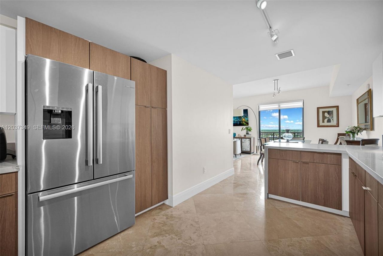 8390 SW 72nd Ave , Unit 905, Miami, FL 33143 Photo