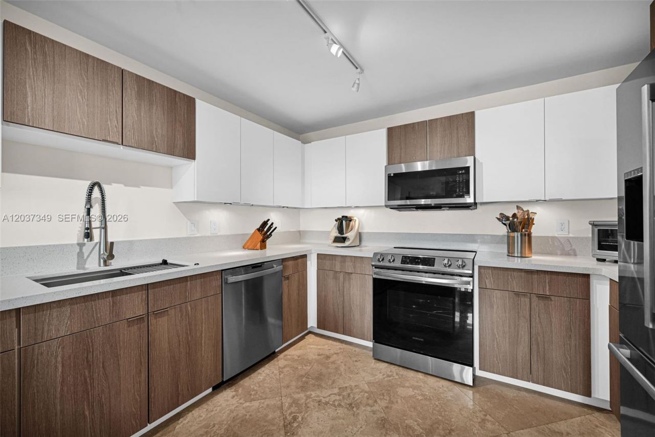 8390 SW 72nd Ave , Unit 905, Miami, FL 33143 Photo