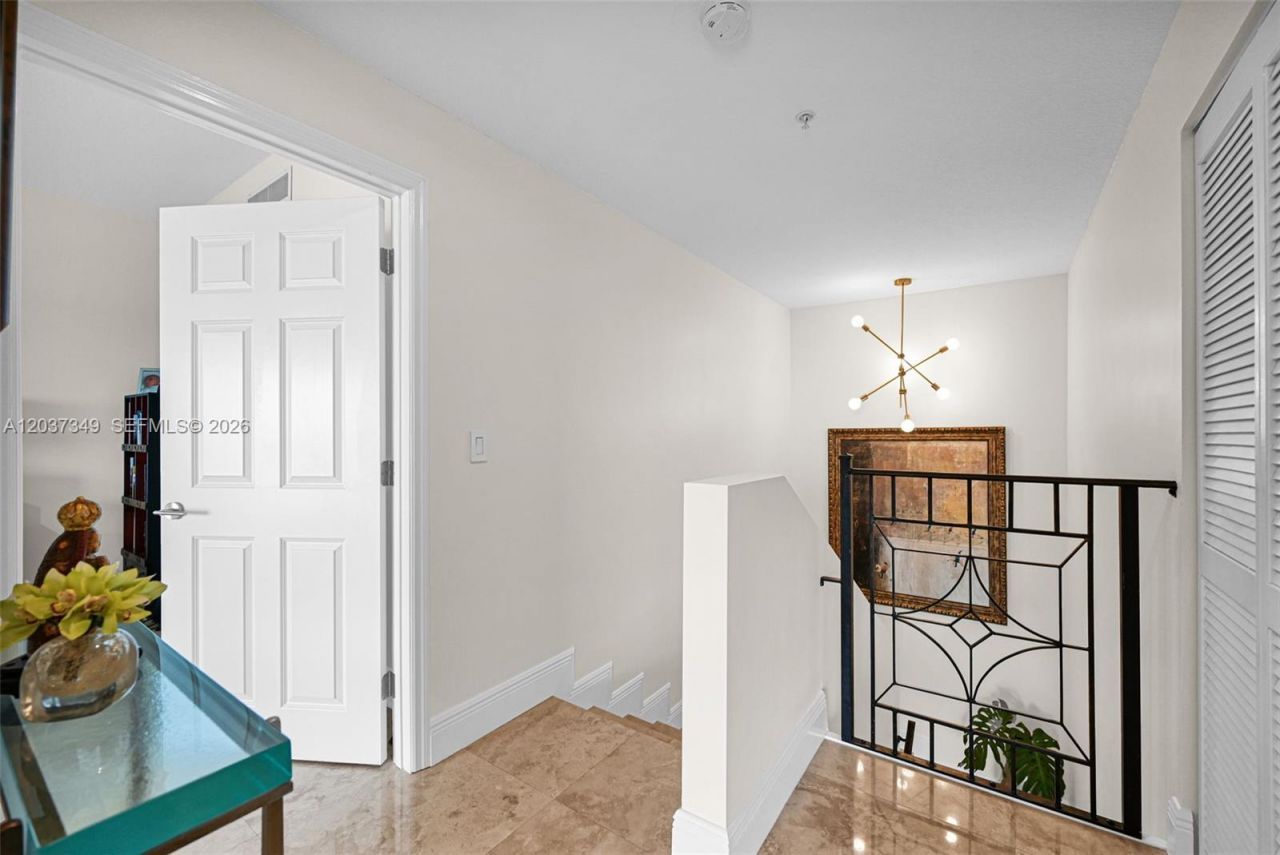 8390 SW 72nd Ave , Unit 905, Miami, FL 33143 Photo
