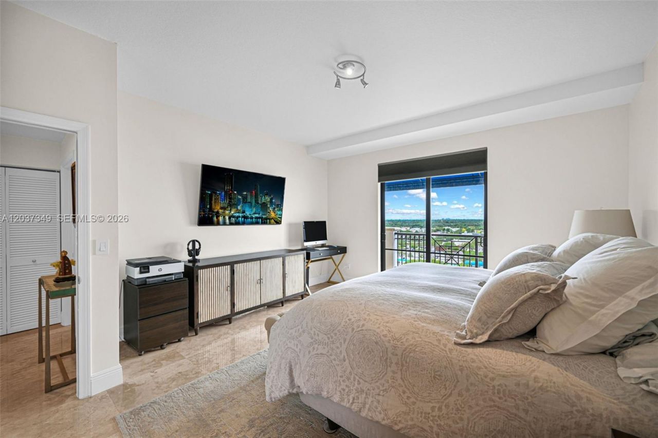 8390 SW 72nd Ave , Unit 905, Miami, FL 33143 Photo