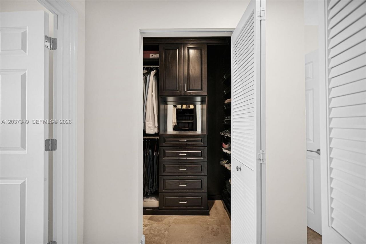 8390 SW 72nd Ave , Unit 905, Miami, FL 33143 Photo