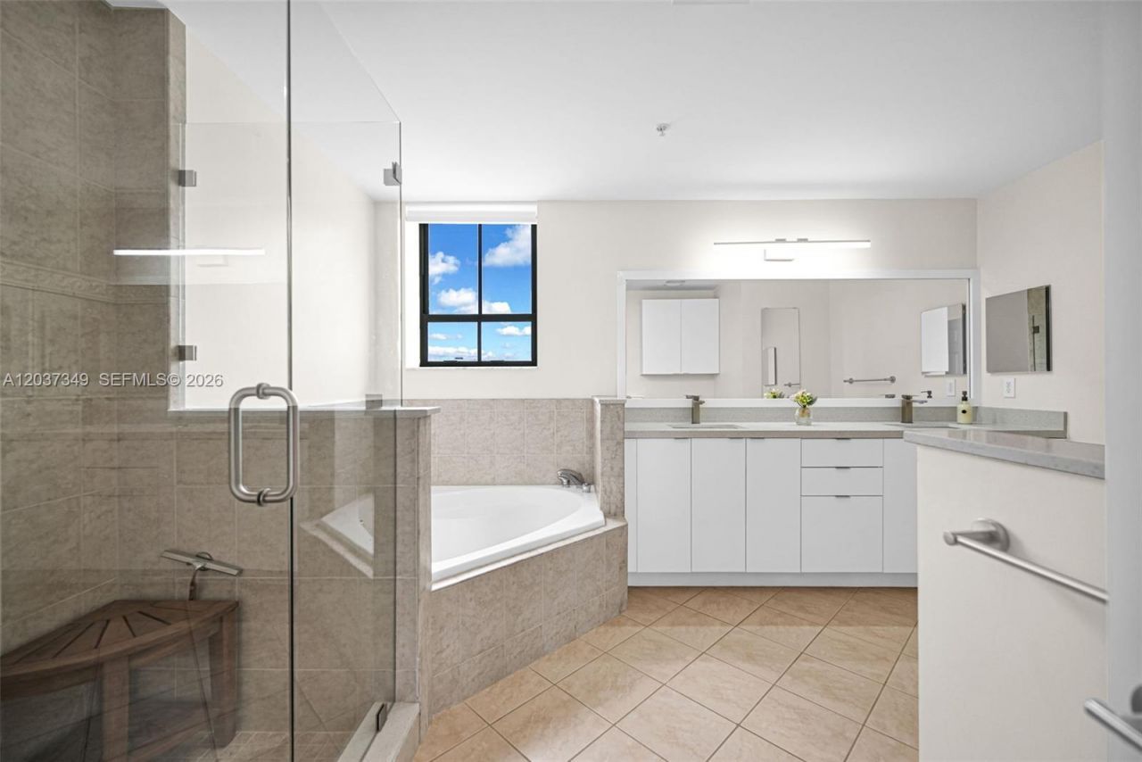 8390 SW 72nd Ave , Unit 905, Miami, FL 33143 Photo