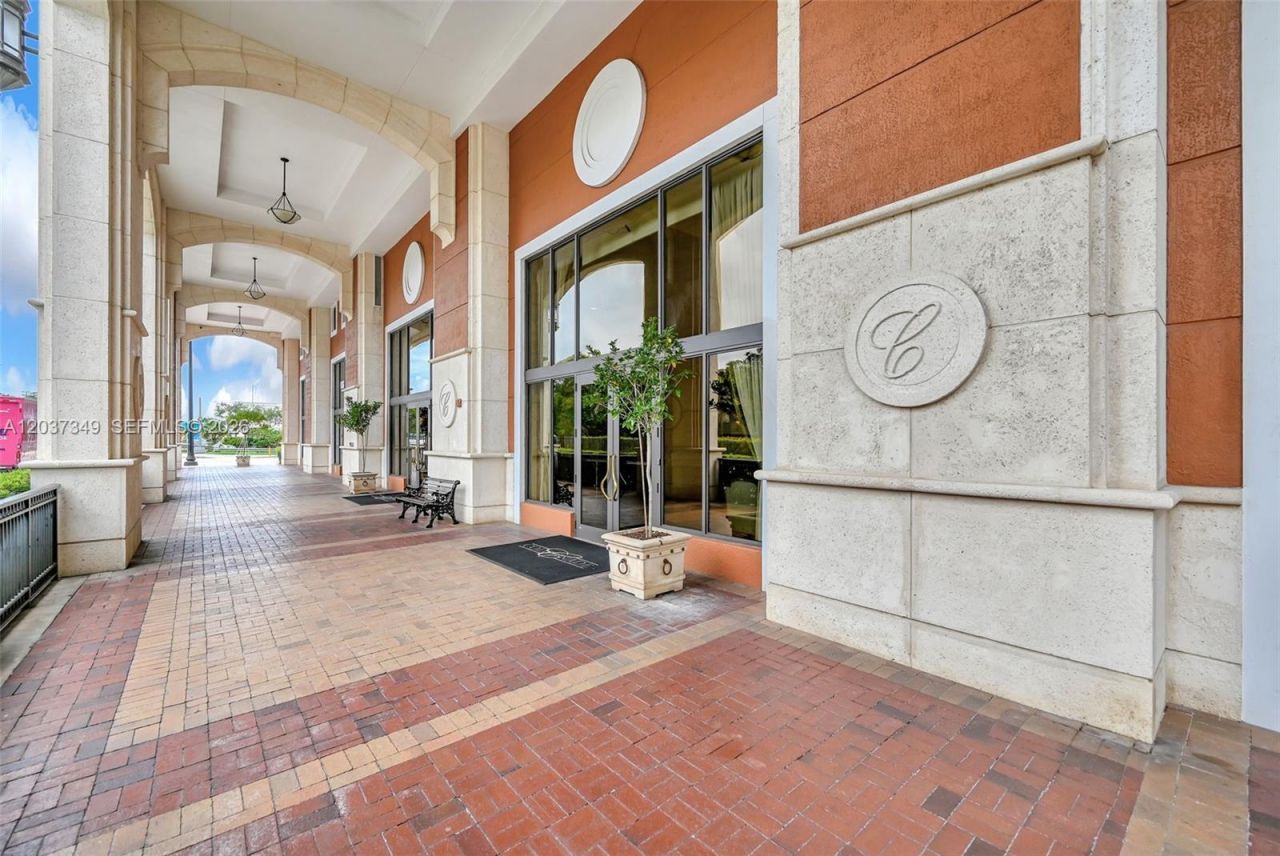 8390 SW 72nd Ave , Unit 905, Miami, FL 33143 Photo