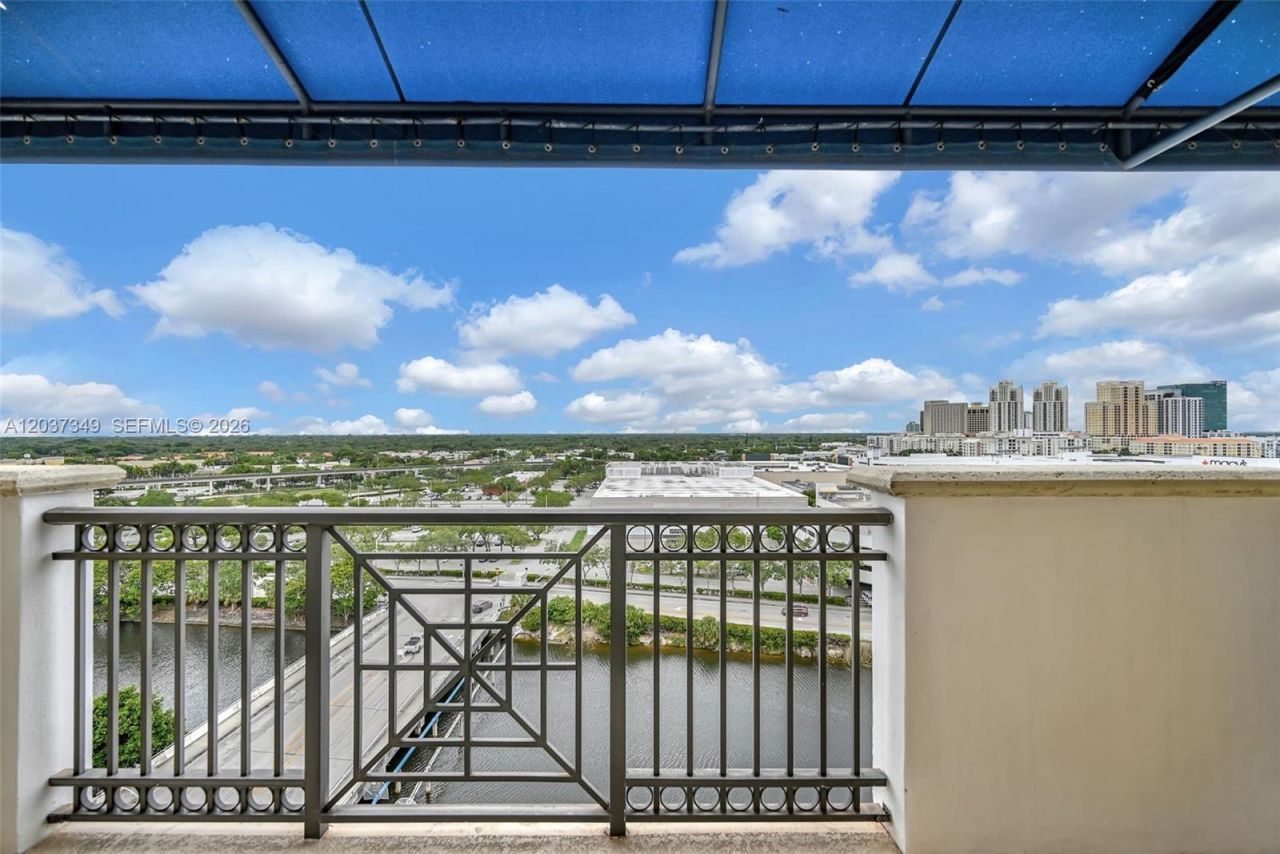 8390 SW 72nd Ave , Unit 905, Miami, FL 33143 Photo