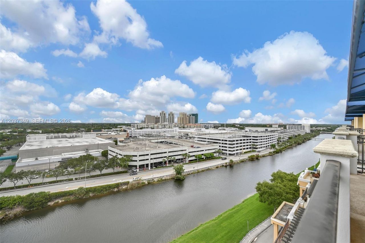 8390 SW 72nd Ave , Unit 905, Miami, FL 33143 Photo