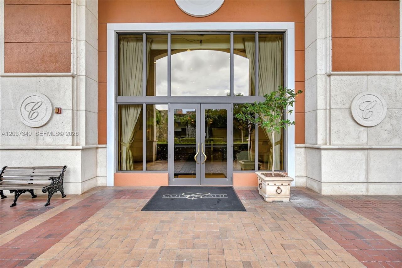 8390 SW 72nd Ave , Unit 905, Miami, FL 33143 Photo