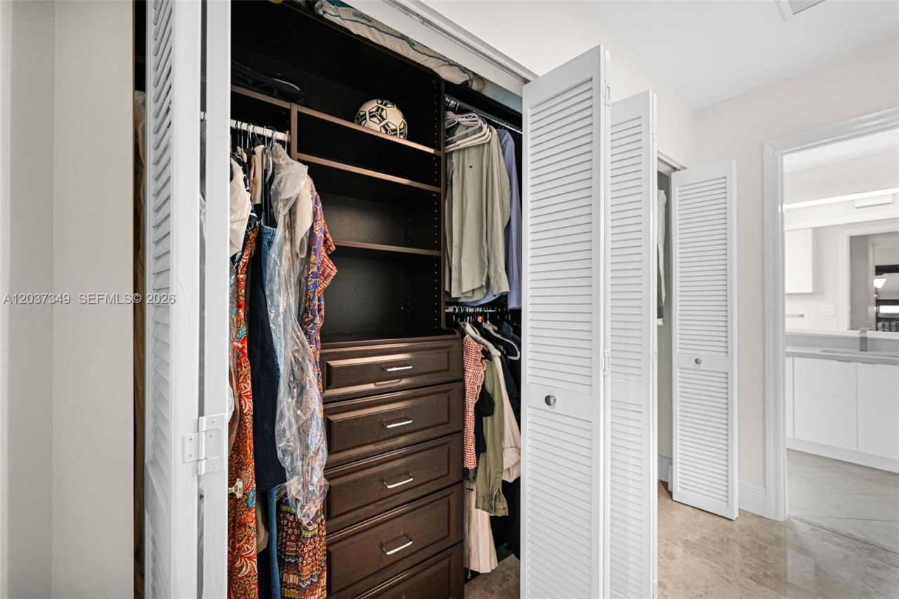 8390 SW 72nd Ave , Unit 905, Miami, FL 33143 Photo