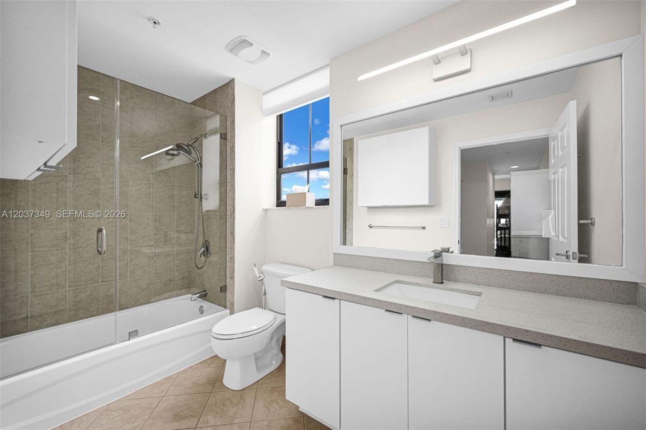 8390 SW 72nd Ave , Unit 905, Miami, FL 33143 Photo