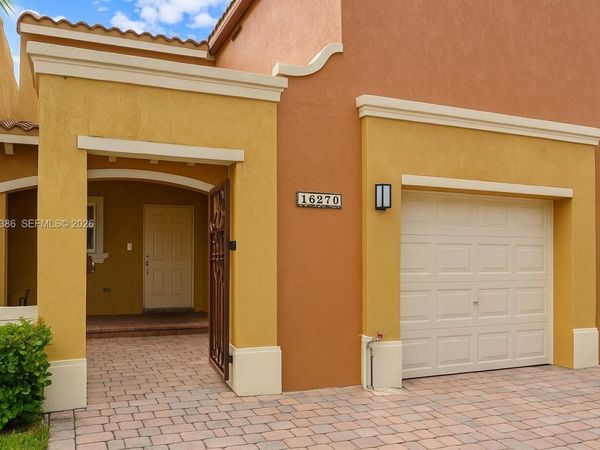 15270 SW 30th Ter , Miami, FL 33185